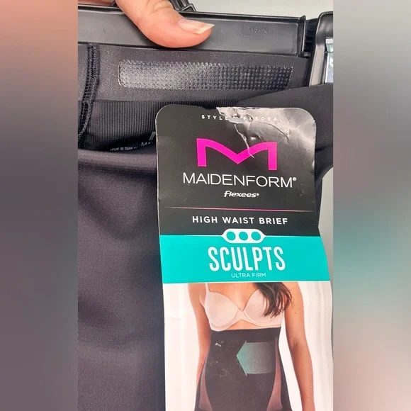 Maidenform Flexees Sculpt Ultra Firm High Waist Brief Shapewear Black M and L - Picture 2 of 4